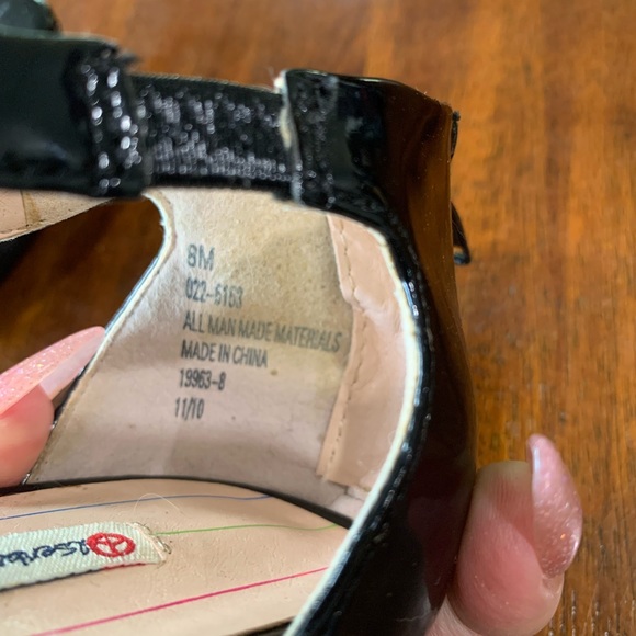 Two pairs of women’s size 8 high heels. Black in color, one pair is shiny/glossy - Picture 3 of 14